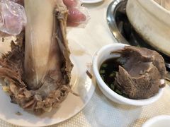 -渝君重庆火锅(嘉宾路店)