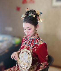 点击看大图 -爱伊人婚纱礼服美妆馆