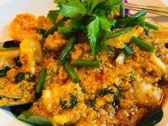 -Chom Cafe and Restaurant