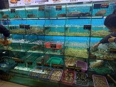 -覃记海鲜美食餐厅