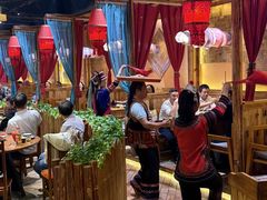 -老滇山寨•云南特色菜•地方菜•民族风情歌舞表演(金碧店)