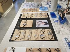 -视野联行眼镜·蔡司·尼康·授权优选门店(青浦宝龙店)
