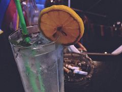 -Mx.cocktail bar