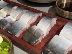 -围炉肉舍•炭烤活鳗•丹东海鲜烤肉(步行街店)