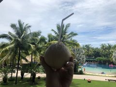 -三亚湾海居铂尔曼度假酒店