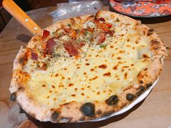招牌狂野双拼榴莲披萨-盘炉forenza·云贵川融合小食堂 ( 钟楼中柳巷店)