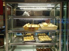 面包甜点陈列柜-马凯餐厅(长椿街店)