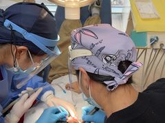 -瑞尔齿科(南京东路名人诊所)