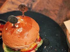 鹅肝牛肉汉堡-HIGH FIVE哈福手工汉堡(桂林路店)