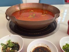 -毛辣果·贵州红酸汤牛肉火锅(西单店)