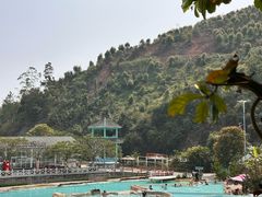 -十万大山布透温泉