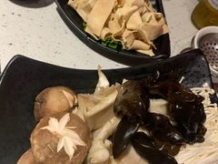 菌菇拼盘-京韵胡同·酱香羊蝎子火锅涮肉(长寿路店)