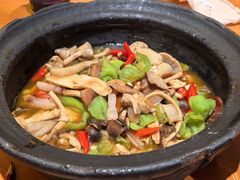 -老滇山寨•云南特色菜•地方菜•民族风情歌舞表演(金碧店)