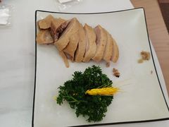 -臻鲜燕海鲜融合餐厅(金陵style店)