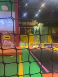 -蹦蹦跳跳(新奥购物中心店)