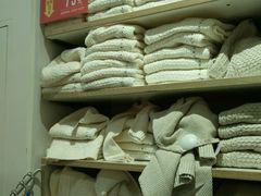 女童线衫-优衣库(上海金桥国际商业广场店)