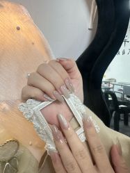-芊屿芊浔美甲