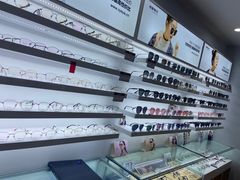 -视野联行眼镜•蔡司•依视路(温江店)