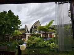 -茅草房·河畔园林火锅