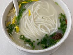 过桥米线-蝴蝶泉宾馆-中餐厅