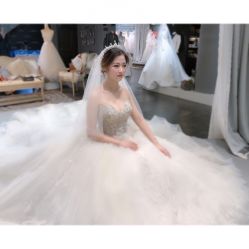 -艾米丽婚纱礼服