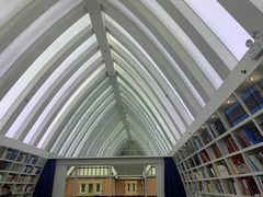 -钟书阁(松江泰晤士小镇店)