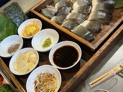 -围炉肉舍•炭烤活鳗•丹东海鲜烤肉(步行街店)