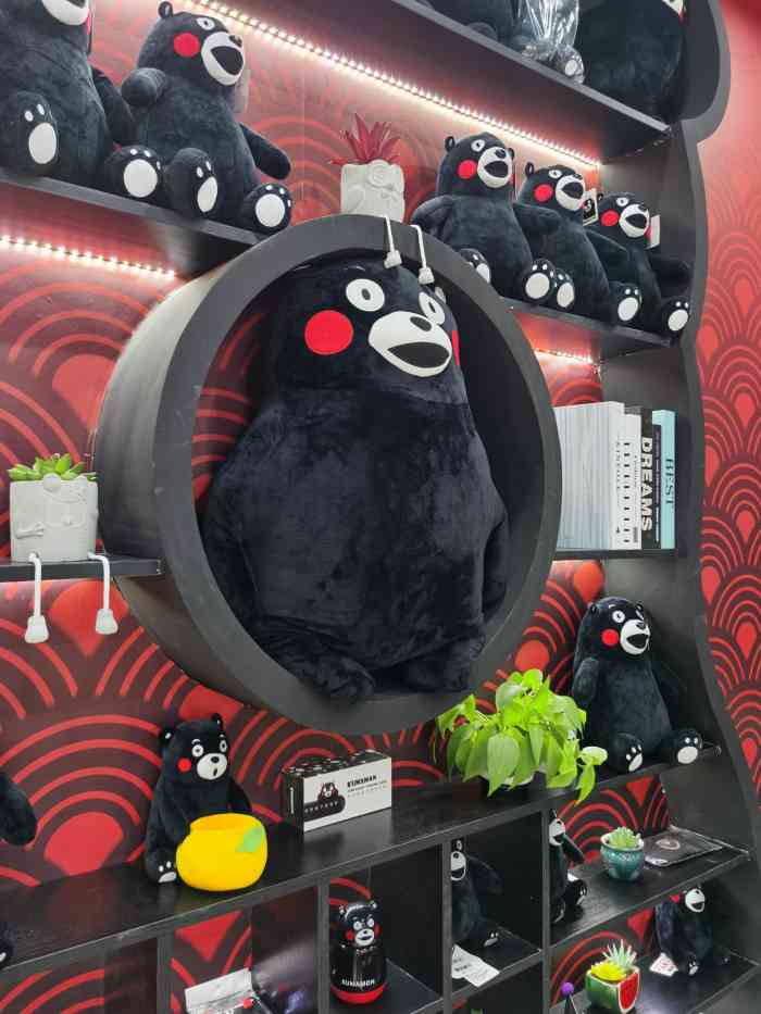 kuma store熊本熊奶茶(银泰城店)-"嗯,被大黄牌子五元泰式奶茶的萌萌