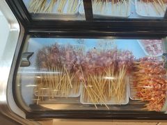 -哈尔滨小酒馆·鲜肉现穿自助烧烤(康新花园店)