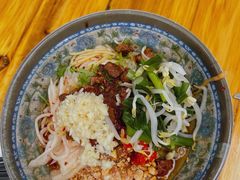 -巍山𤆵肉饵丝
