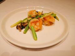 蟹味菇芦笋炒海虾球-Yan Ting 宴庭中餐厅(上海静安瑞吉酒店)