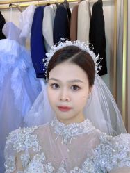 -现代经典婚纱摄影