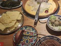 -洱火云南酸菜牛肉火锅(石景山当代商城店)