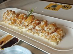 招牌菠萝虾球-东方早茶 海鲜•青岛菜(国信体育中心店)