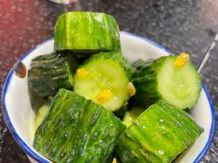 -何妹湿辣牛肉·粤式烧烤砂煲(桂雅路店)