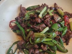 小炒黄牛肉-老滇山寨•云南特色菜•地方菜•民族风情歌舞表演(金碧店)