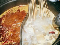 -两三事小郡肝串串香火锅(桂庙店)