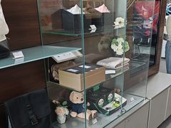 -上海星瀚奔驰4S店(红柳路店)