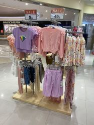 -爱婴室(上海爱琴海购物中心店)