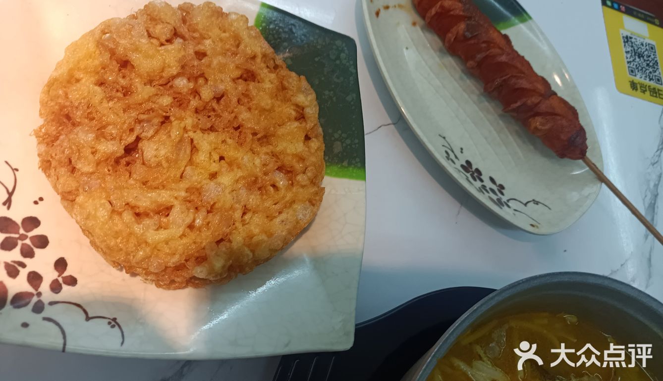 他们家的米线好吃的真是没话说！吃货们必打卡之圣地哦！