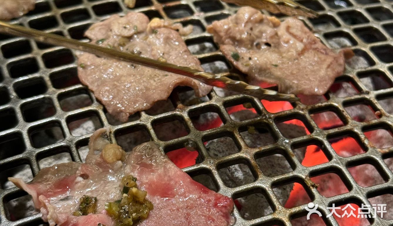 烤肉新店打卡🙋🏻‍♂️营养均衡的一顿晚餐很开心呀🙋🏻‍♂️