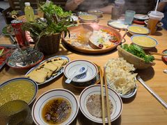 -洱火云南酸菜牛肉火锅(石景山当代商城店)