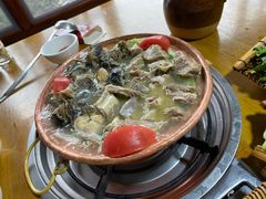 腊排骨拼土鸡-阿婆情腊排骨火锅(饮玉巷店)