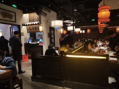 大堂-宽窄巷成都菜(青岛路万达广场店)