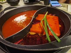 番茄红汤鸳鸯锅-园里火锅(仁和新城店)