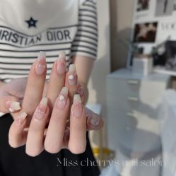 -花系美·美甲美睫精品店
