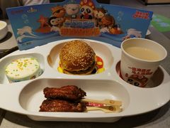 -海底捞火锅(新松江路生日主题店)