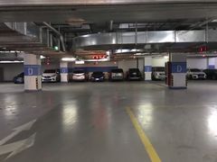 -新世界新丸中心-地下停车场