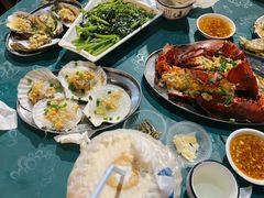 -三亚火车头万人海鲜广场