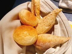 -弦月窗LUNETTE BY AMANDA(复兴路店)